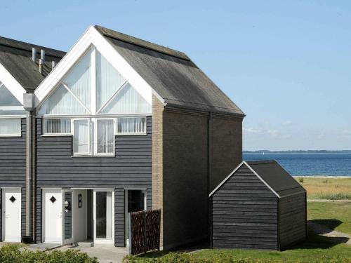 Three-bedroom Holiday Home In Assens 2