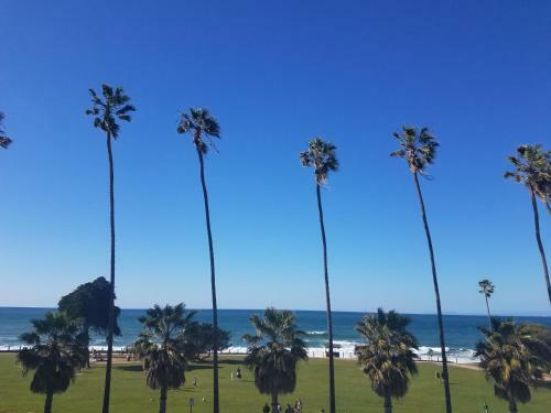 Hotel La Jolla Cove Suites
