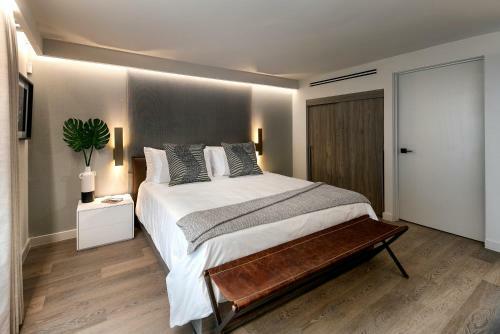 Hotel La Jolla Cove Suites