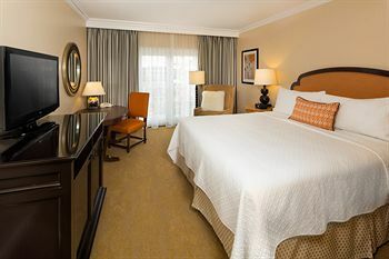 Estancia La Jolla Hotel & Spa