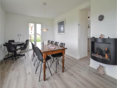 Three-bedroom Holiday Home In Bandholm