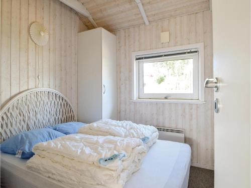 Three-bedroom Holiday Home In Bjert