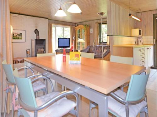 Holiday Home Kirstinevej Hvide Sande V