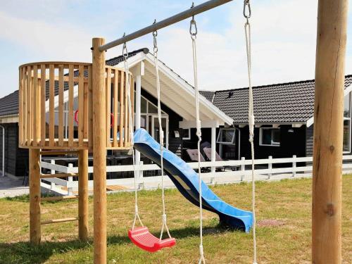 Five-bedroom Holiday Home In Bogense