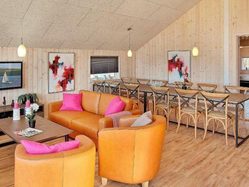 Five-bedroom Holiday Home In Bogense