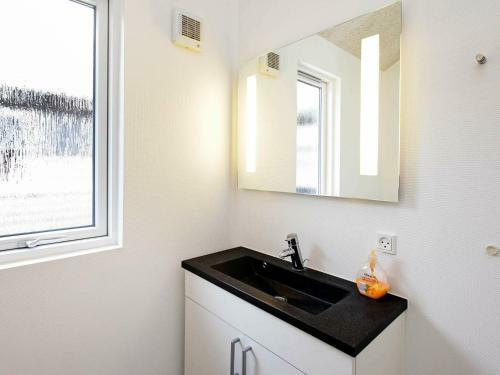 Six-bedroom Holiday Home In Bogense