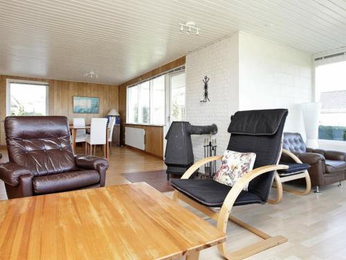 Three-bedroom Holiday Home In Bogense 3