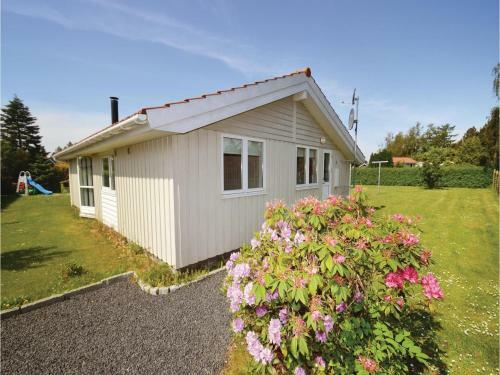 Holiday Home Sydgr�nsen