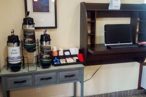 Hotel Quality Inn I-5 Naval Base