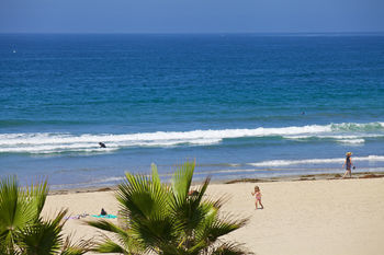 Surfer Beach Hotel