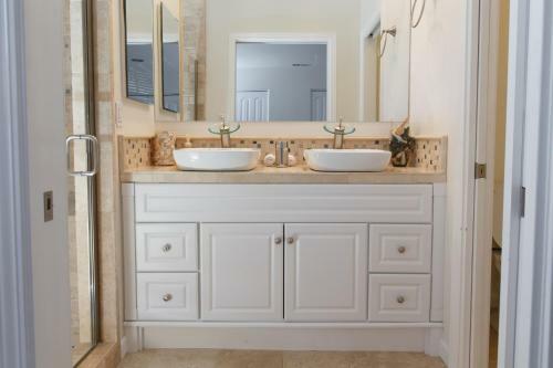 Convivial Stay Vacation Homes
