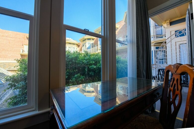 Horton Grand Hotel