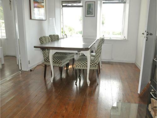 Three-bedroom Apartment In Broager