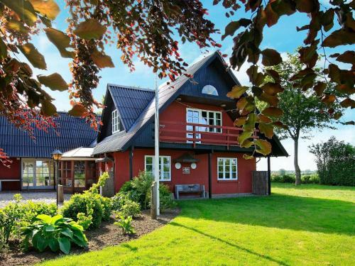 Five-bedroom Holiday Home In Broager