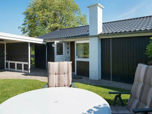 Two-bedroom Holiday Home In Broager 3
