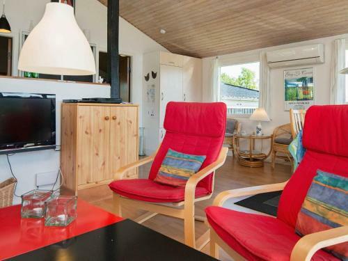 Two-bedroom Holiday Home In Broager 3