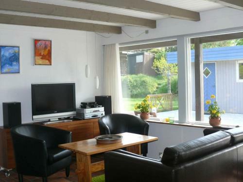 Two-bedroom Holiday Home In Glesborg 8