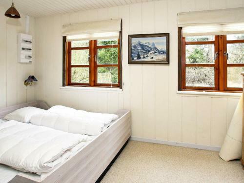 Two-bedroom Holiday Home In H�jslev 2