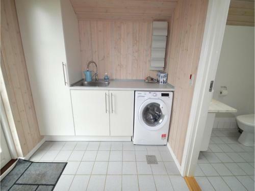Holiday Home L�vstr�de