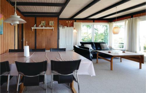 Three-bedroom Holiday Home In Hurup Thy