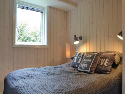 Three-bedroom Holiday Home In Dronningmolle
