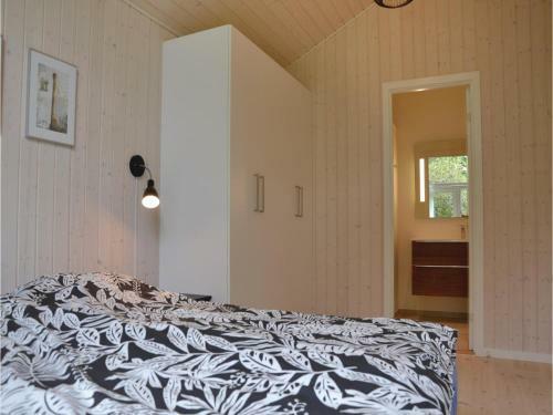 Three-bedroom Holiday Home In Dronningmolle