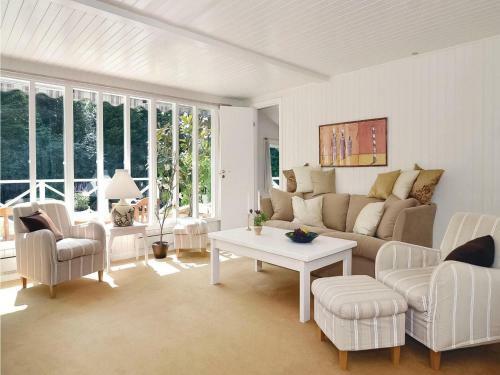 Two-bedroom Holiday Home In Dronningmolle