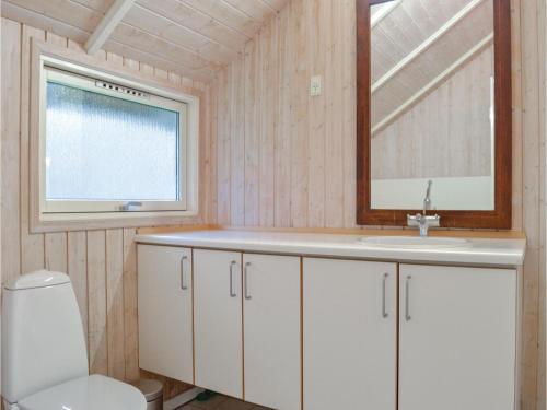 Holiday Home Dronningm�lle 50