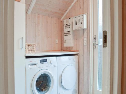 Holiday Home Dronningm�lle 50