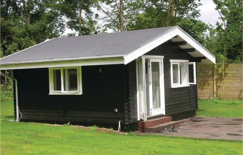 Four-bedroom Holiday Home In Dronningmolle