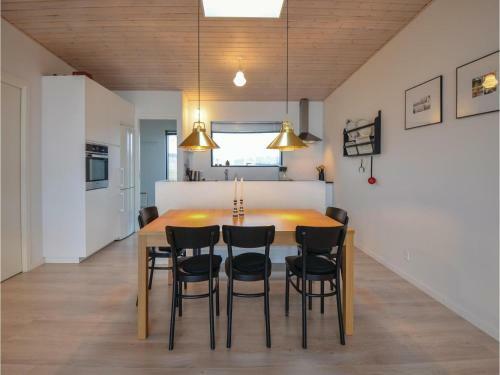 Four-bedroom Holiday Home In Ebeltoft
