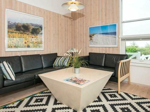 Three-bedroom Holiday Home In Ebeltoft 2