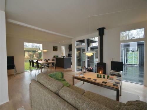 Three-bedroom Holiday Home In Ebeltoft