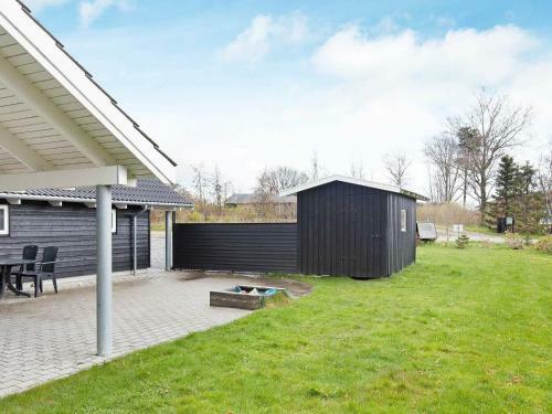 Five-bedroom Holiday Home In Ebeltoft 2