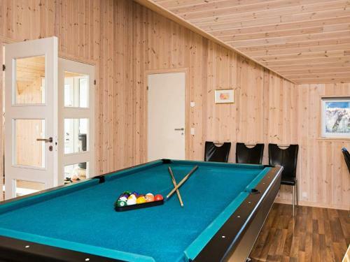 Five-bedroom Holiday Home In Ebeltoft 2