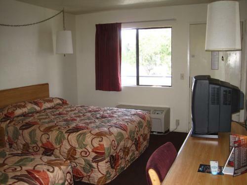 Ez 8 Motel Old Town
