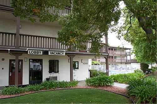 Ez 8 Motel Old Town