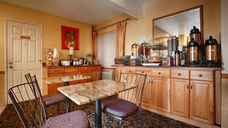 Hotel Best Western Lamplighter Inn & Suites
