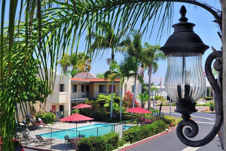 Hotel Best Western Lamplighter Inn & Suites