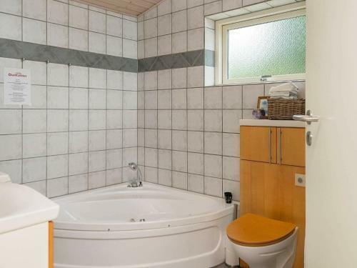 Three-bedroom Holiday Home In Reksteren