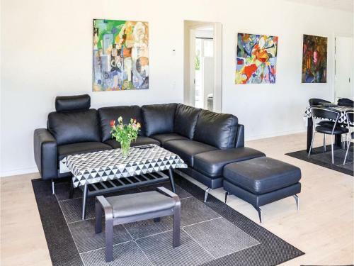 Five-bedroom Holiday Home In Ebeltoft