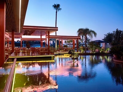 Four Seasons Hotel