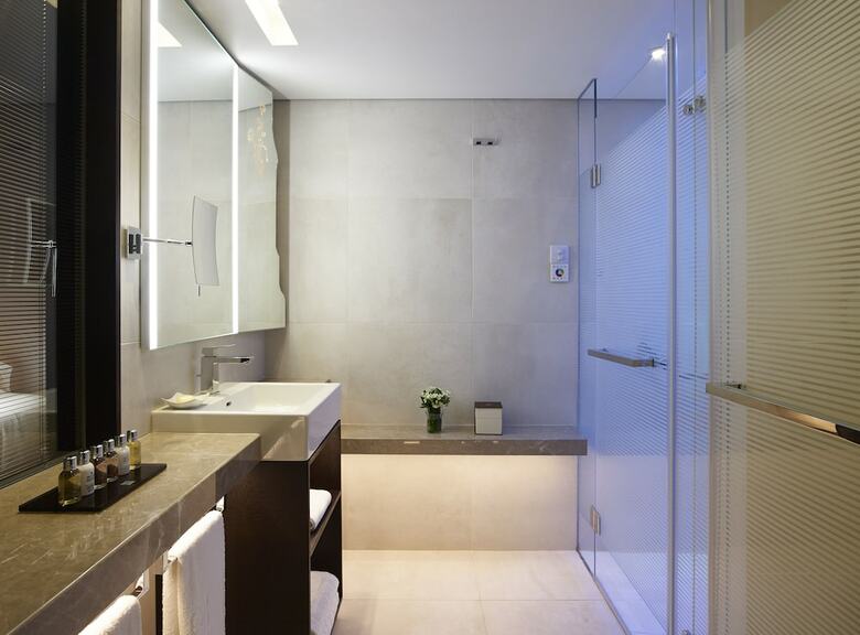 Four Seasons Hotel
