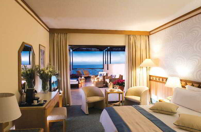 Hotel Constantinou Bros Athena Beach