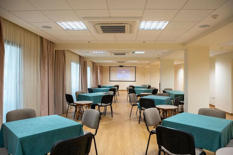 Hotel Constantinou Bros Athena Beach