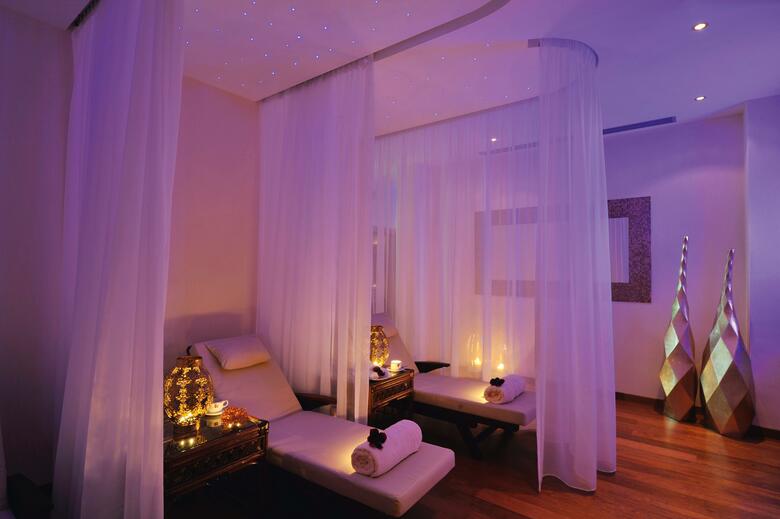 Constantinou Bros Athena Royal Beach Hotel