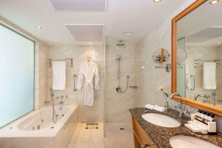 Constantinou Bros Athena Royal Beach Hotel