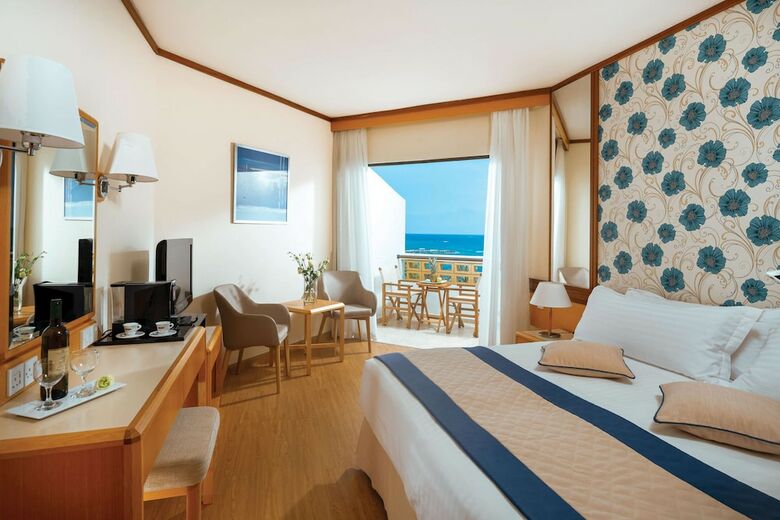 Constantinou Bros Athena Royal Beach Hotel