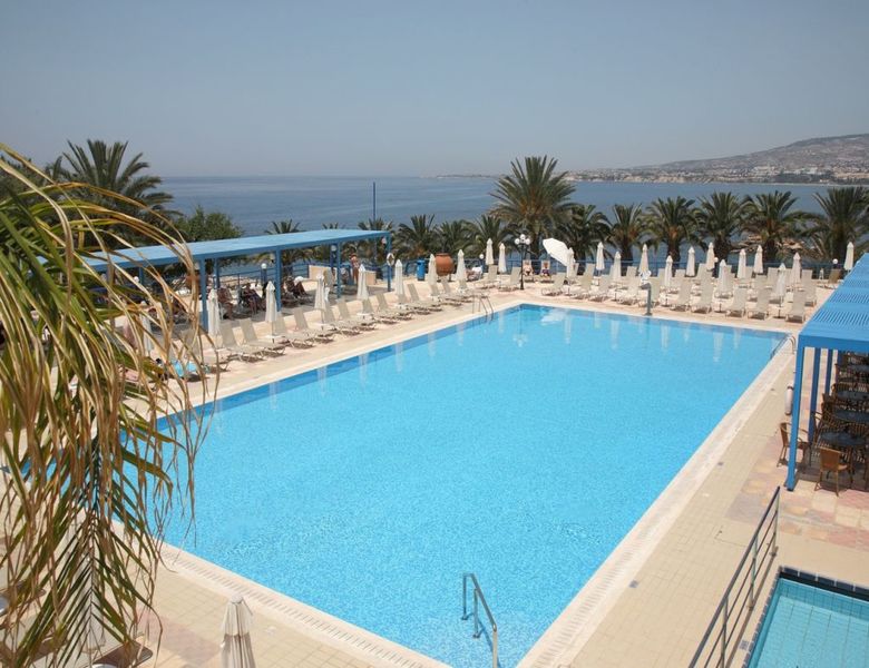Hotel Queens Bay