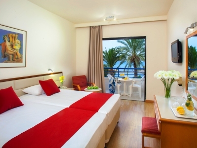 Hotel Queens Bay